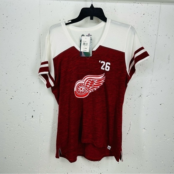 Majestic Women's XL Red Wings V Neck T Shirt New - Picture 1 of 8